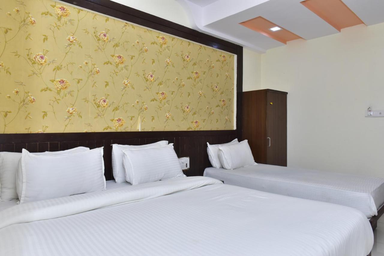 Hotel Peradiot أحمد أباد المظهر الخارجي الصورة